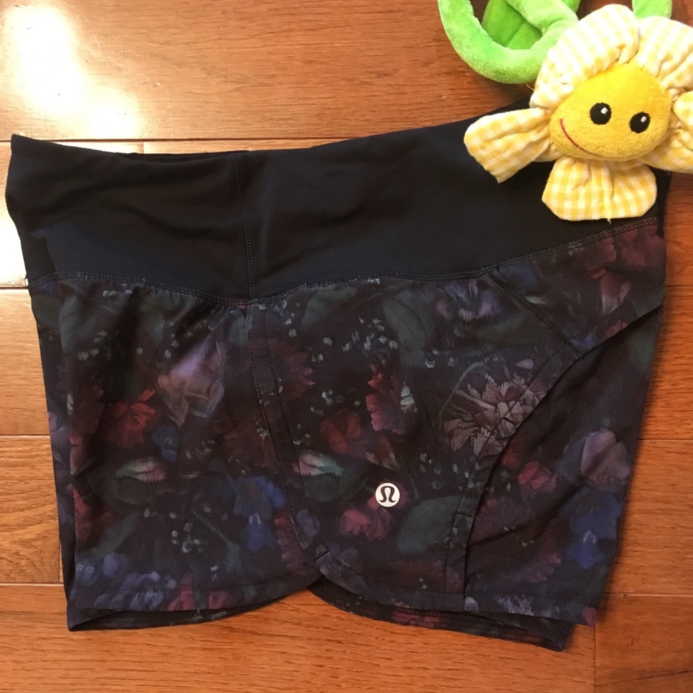 💕Lululemon Run Times Short ll-Frozen Flour… - Picture 9 of 12